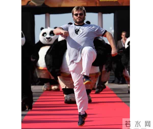 明星抢饭吃？好莱坞顶流，这次在中国遇到麻烦了