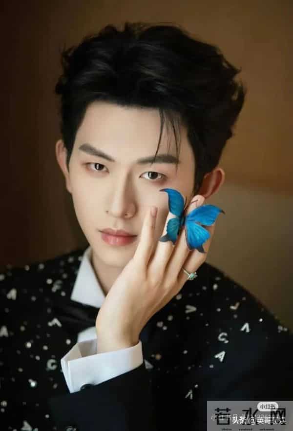 红果人气演员总榜大洗牌，韩雨彤蝉联榜首，王皓祯男演员排第一