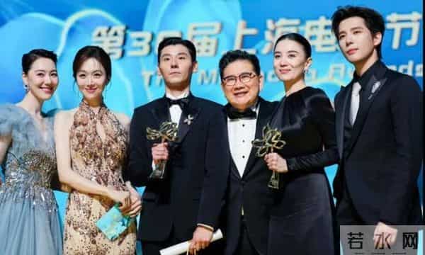 张艺谋也没想到，金鸡奖结束的第二天，他就被扒了一个底朝天