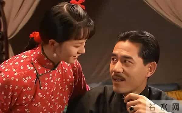 看前面黑洞洞,定是那贼巢穴,待俺赶上前去,杀他个干干净净