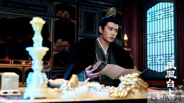 《凤凰台上》：江山美人都要的男主，遇上困在楚门世界的女主