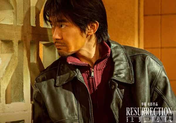 连央视新闻都发声了，张艺谋没有说错，易烊千玺走上人生另一条路