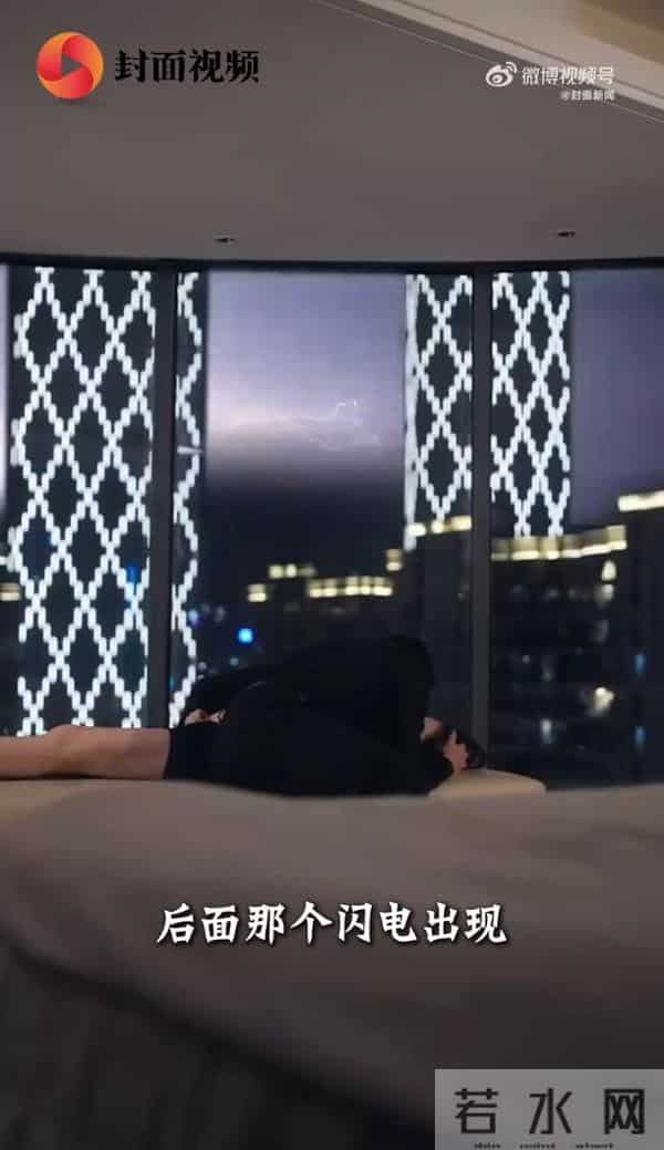 郭宇欣透露，剧中名场面有一道闪电，是真实的自然现象