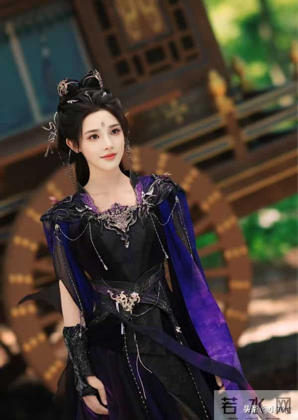 任嘉伦撞上霍建华！两剧各看4集差距太真实，一部弃剧一部熬夜追