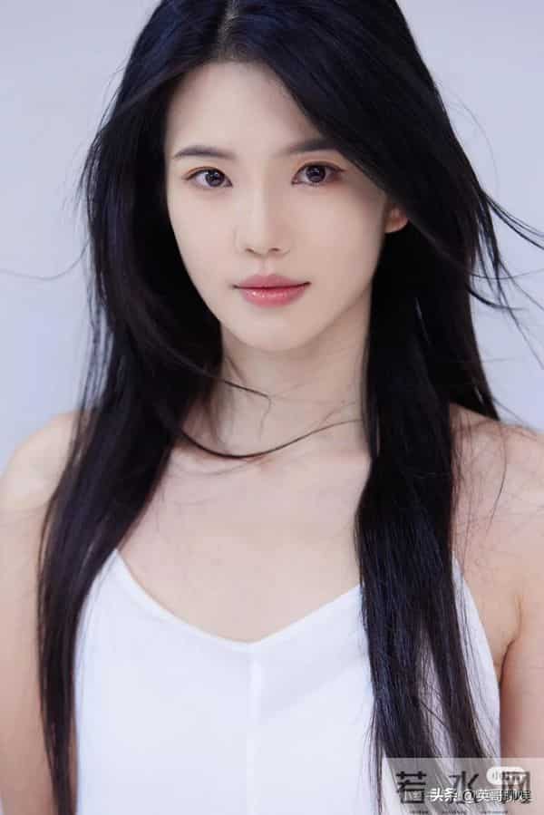 红果人气演员总榜大洗牌，韩雨彤蝉联榜首，王皓祯男演员排第一