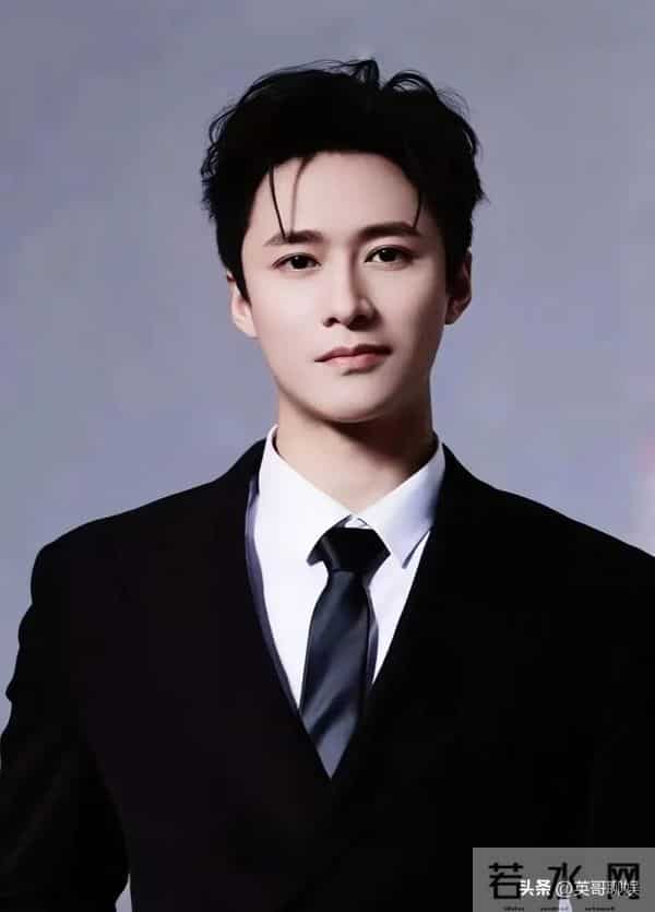 红果人气演员总榜大洗牌，韩雨彤蝉联榜首，王皓祯男演员排第一