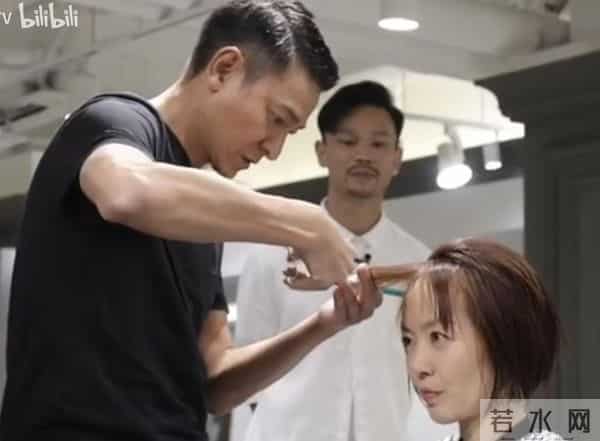 缺钱的港星，抢着来内地景区「捞金」