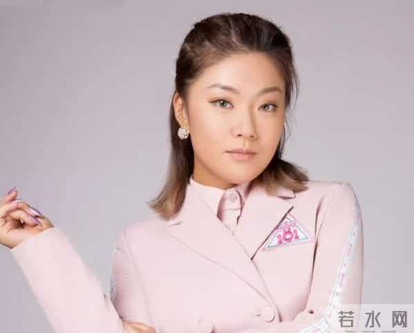 《四喜》她33岁单身微胖有小肚子，女团选秀出道，和杨超越同一届