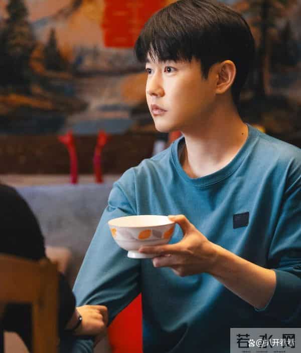 官方媒体犀利点评《四喜》，除童瑶、许娣表演不足外