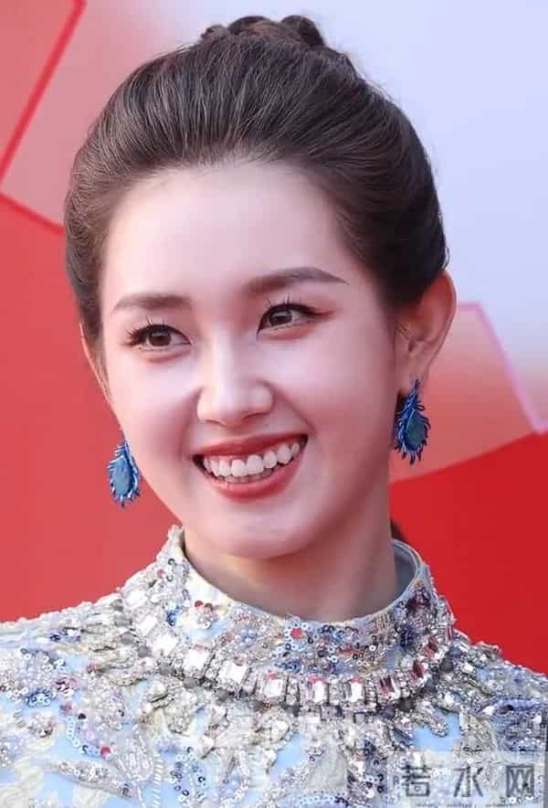 郭宇欣又惊艳了!新剧演“泼辣女”出圈,谁说只有满腹赘肉才真实