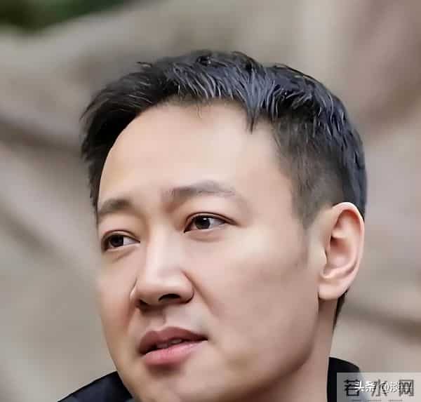 李乃文也没想到，朱媛媛离世仅半年，辛柏青已经走上了另一条路