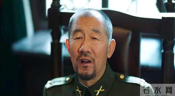 《隐锋》贾云英嫁吴仕仁藏胶卷，护父传情报，实为利益交换式掩护