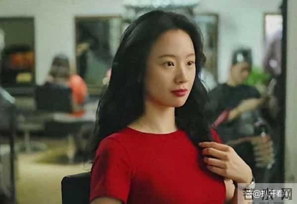 因炫耀身份惨遭封杀，求拍“裸戏”升职！难怪连张颂文都嫌弃她！