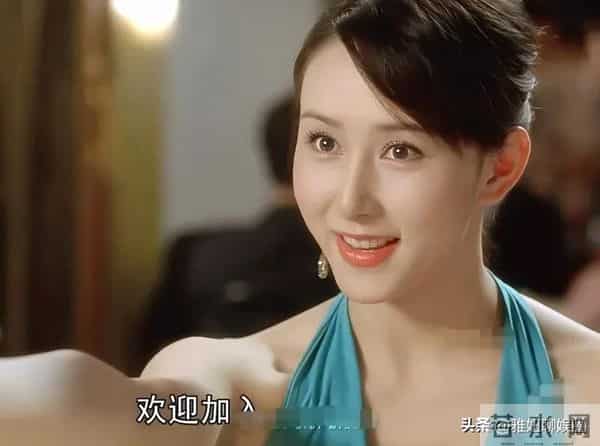 胡静在港片《千杯不醉》的剧中造型好美