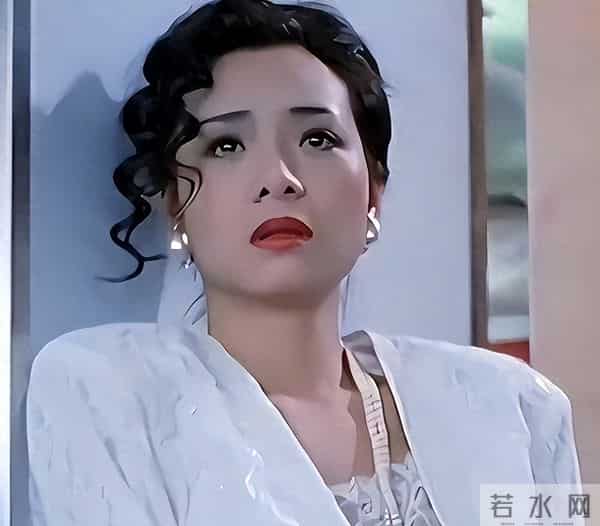 她是香港第一波霸，与男友同居26年，现在变成这个样子