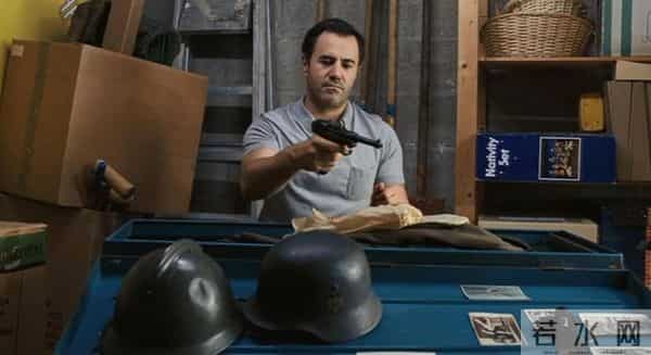 杀对手抢工作?《无可奈何》道破关键,中产的体面竟如此易碎