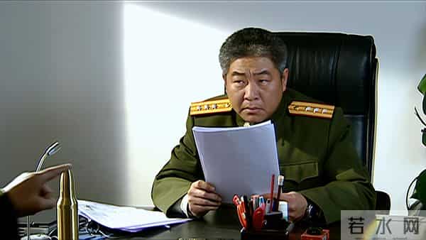 《士兵突击》702团的团长和A大队的铁路，谁的权力更大一些？