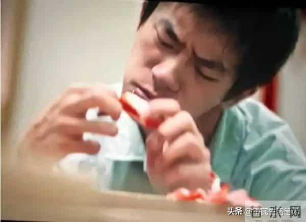 《小小的我》引爆泪点!易烊千玺封帝角色为何直击人心?