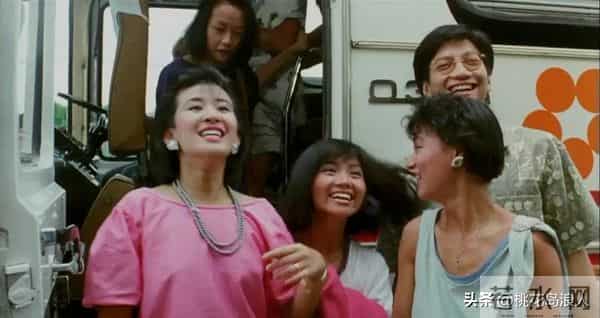 曾志伟或本色出演?直往关之琳怀里钻!