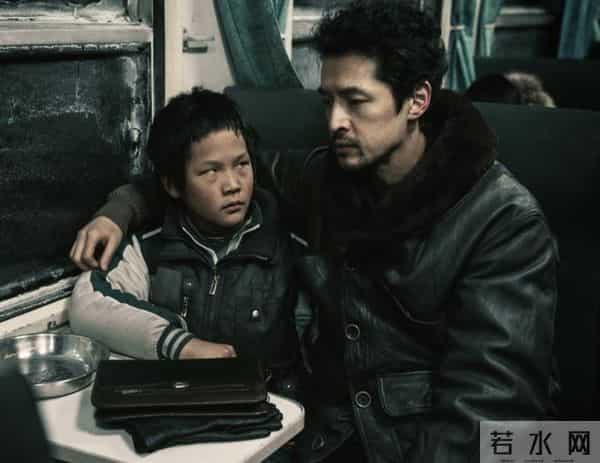 电影《三滴血》:难以定位的灰暗之作,关于打拐题材的个性化表达