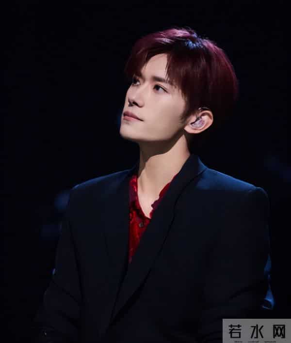 打破天花板仅4天，央视二次点名易烊千玺，让整个演艺圈沉默了