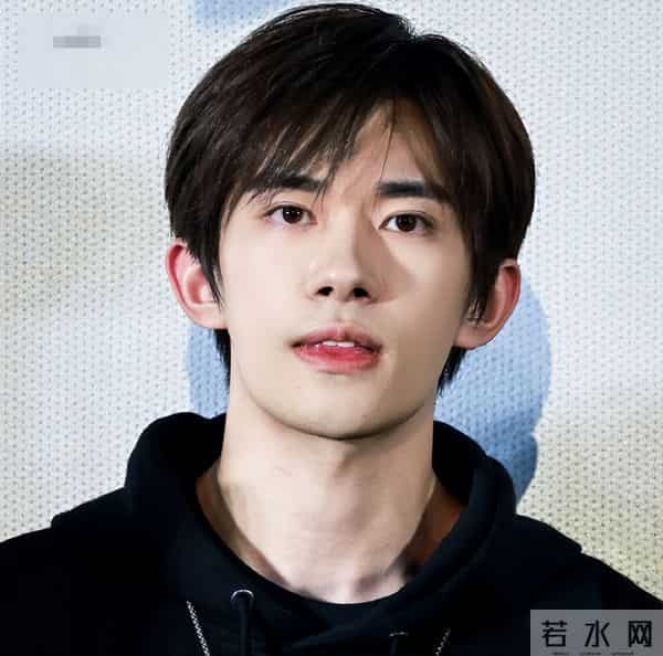 易烊千玺变“妖怪”后，网友饥不择食找代餐，kimi不幸中招