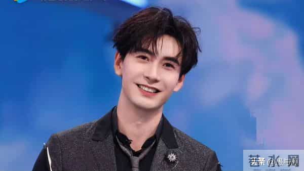 电视剧《枭起青壤》开播，迪丽热巴 陈星旭主演，能成爆款奇幻剧吗