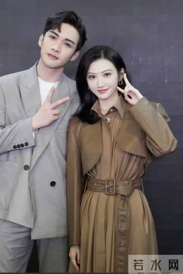 《龙骨焚箱》爆款预定双强劈叉咚超A放肆藤你CP戳中追剧人的心巴