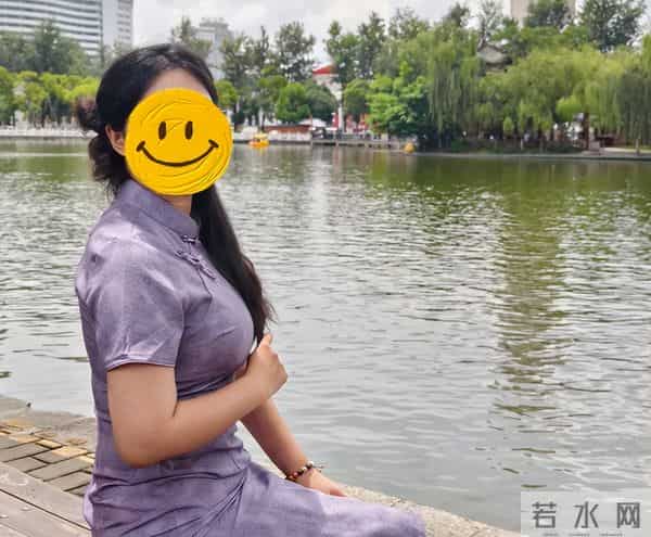 “不遮前胸,一律视为擦边”,女博士分享正常生活,却被人看穿