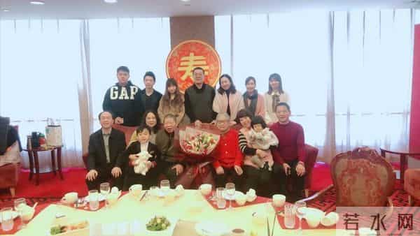 人到中年才懂-兄弟姐妹关系走的远近,这三个人起决定性作用