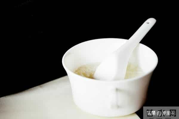 两性关系：人到60多岁实在太难了，本该晚年幸福可怎么都活不明白