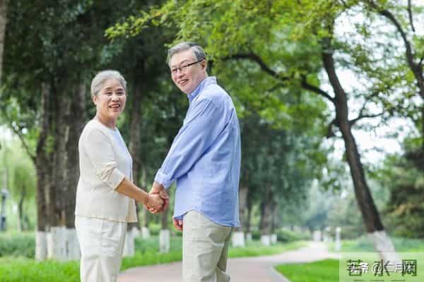 两性探秘:触碰女人这个地方,比亲吻拥抱还让她心动,越碰越恩爱