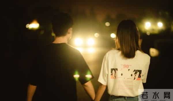 女子远嫁深圳离婚,分开15年前男友知道,主动联系再续前缘