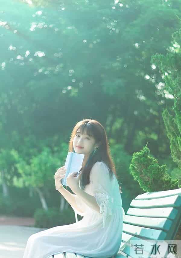 心理测试:你最喜欢哪个花瓶里的花,测你哪方面会比别人幸运?