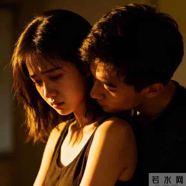 两性交往，刺激女人荷尔蒙的6个“心”开关，让她彻底为你沦陷