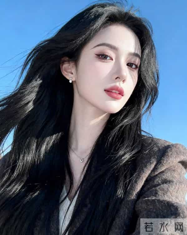 女人允许你“看”这里，就是对你动情了，千万别错过