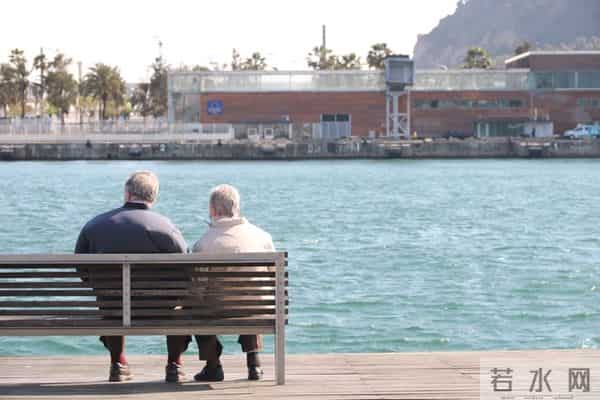 当你老了就会明白,晚年最稳的依靠,是这几件“提前准备的事”