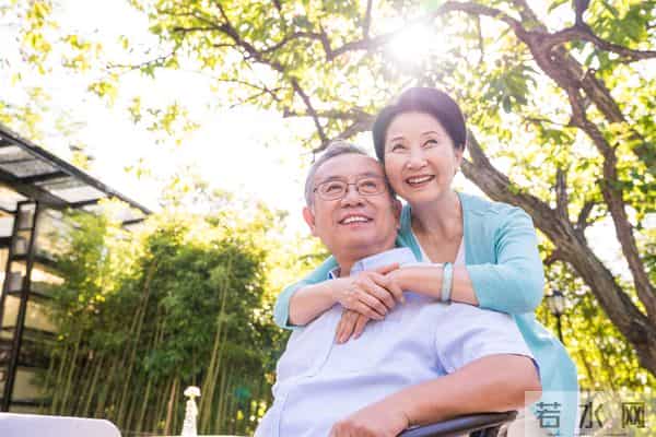 两性关系：多数女人60岁后，都会出现这3种情况，但她们从不说？