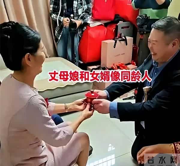 安徽一女子出嫁父亲一脸沉默 看到女婿长相吃瓜群众找到了原因