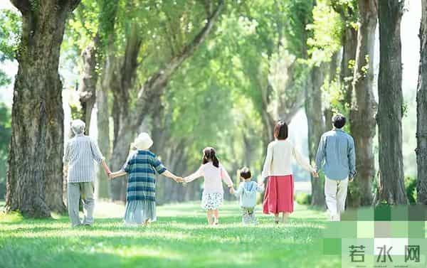 发现一个奇怪的现象：父母不在人世间， 舅舅姑姑表兄弟， 还有一些