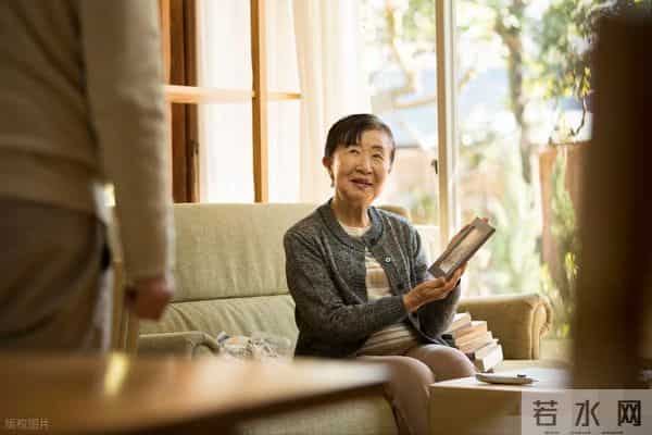 女性过了60岁，大多数都有这10个现状，无论你信不信都要坦然接受