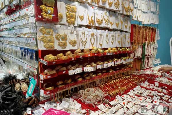 一千元买齐结婚“五金”?金价飙升,这种“平替”火了!选购要注意……