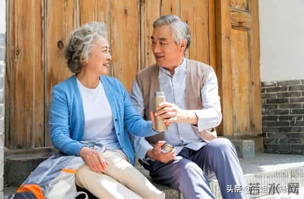 两性关系:除了正常的生理需求,女人更需要男人这三样东西