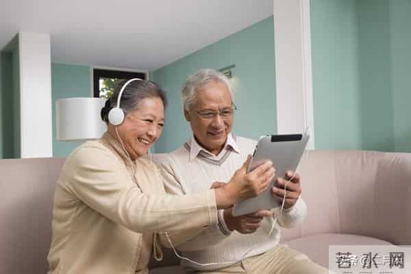 两性关系：为何步入晚年，男女的需求彻底改变？答案原来是这样