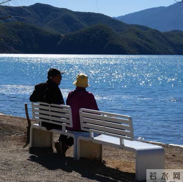 男人要记住，除了自己老婆，外面的女人再好，也要做到“两别”！