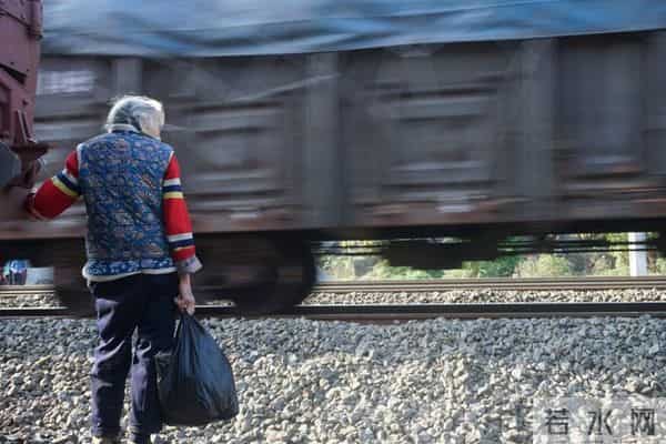 63岁的我,搭伙三次才知道,女人过了60岁找对象太难了,太真实。