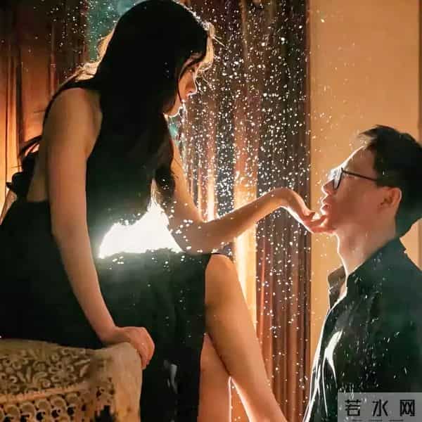 两性交往，刺激女人荷尔蒙的6个“心”开关，让她彻底为你沦陷