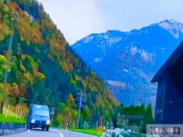 我退休金4700搭伙老伴每月出1000，吃住在我家，1年后把他赶出家