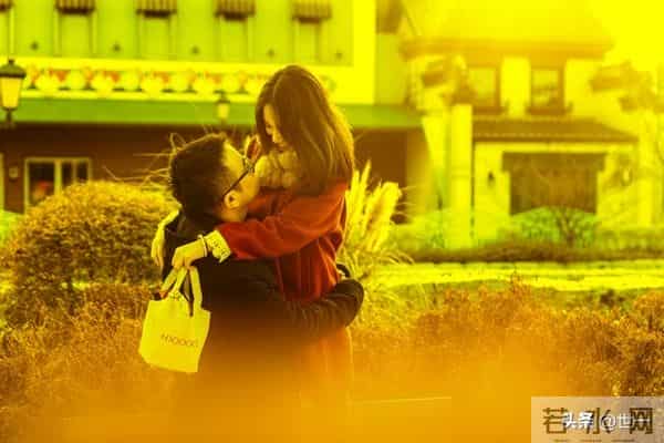 女人最抗拒不了的,是男人温柔又带点坏的调戏