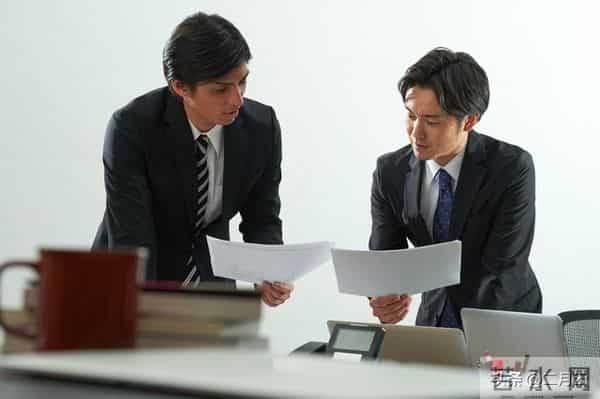 两性问题：男人长久吸引女人的魅力，从不是颜值，而是这3种底气